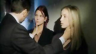 ЖМЖ учителя со студентками отличницами с анилингусом и еблей во все дырки