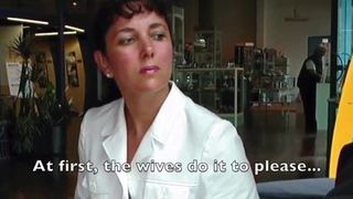 Замужние дамы спокойно изменяют своим мужьям в погоне за острыми ощущениями