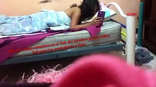 Пьяная студентка в общежитии трахается с парнем, который заглянул проверить как она